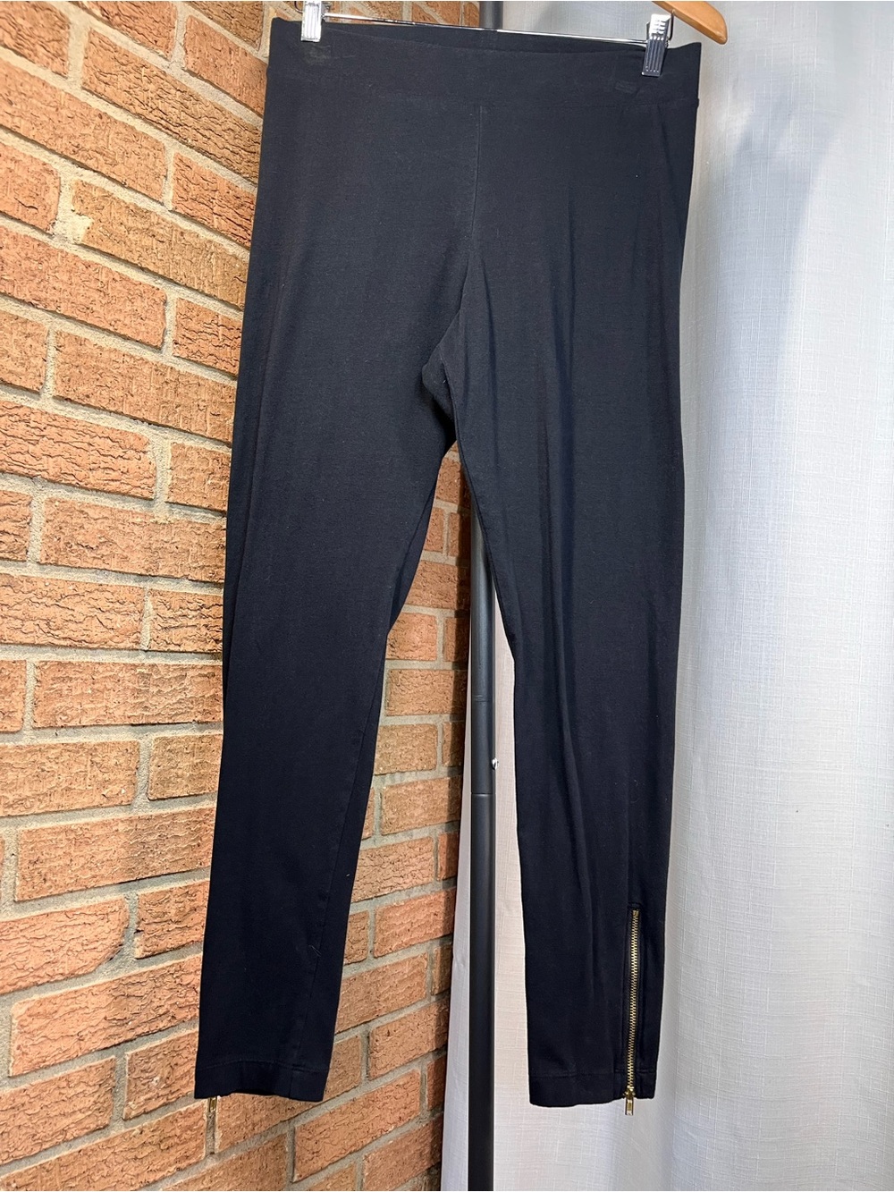 Old Navy Black Ponte Knit Leggings Size Large Pull On Ankle Zip Pants